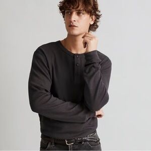 Madewell Men’s Thermal Henley Tee Shirt Long Sleeve Top in Brown